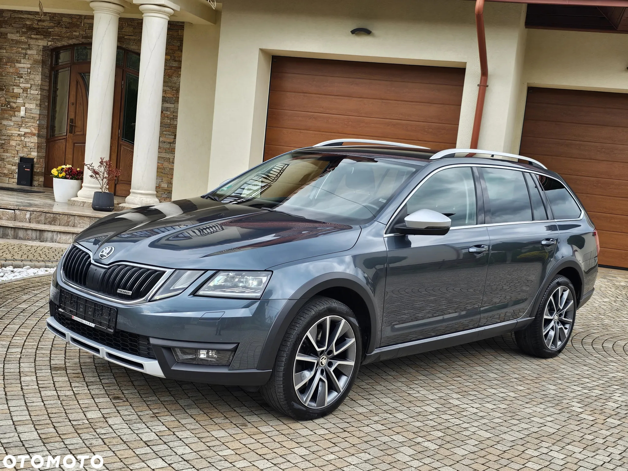 Skoda Octavia Combi 2.0 TDI 4x4 DSG Scout - 5