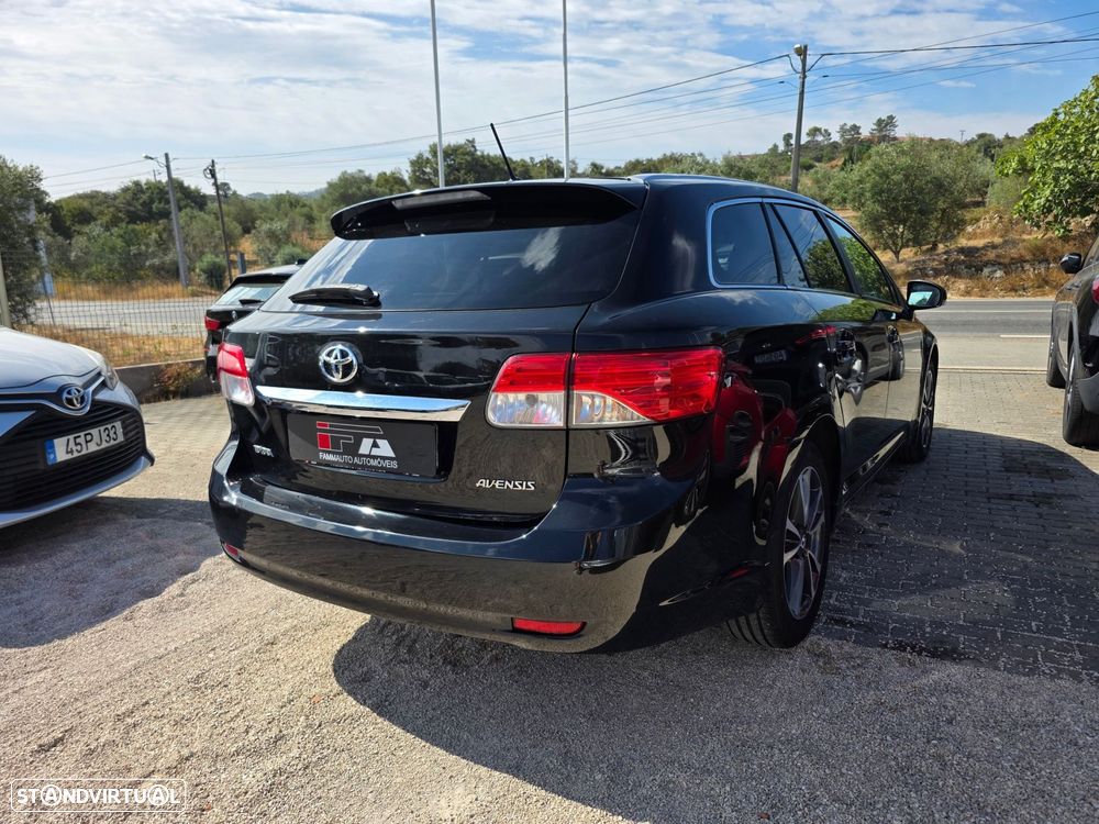 Toyota Avensis Touring Sports 2.0 D-4D Luxury - 6