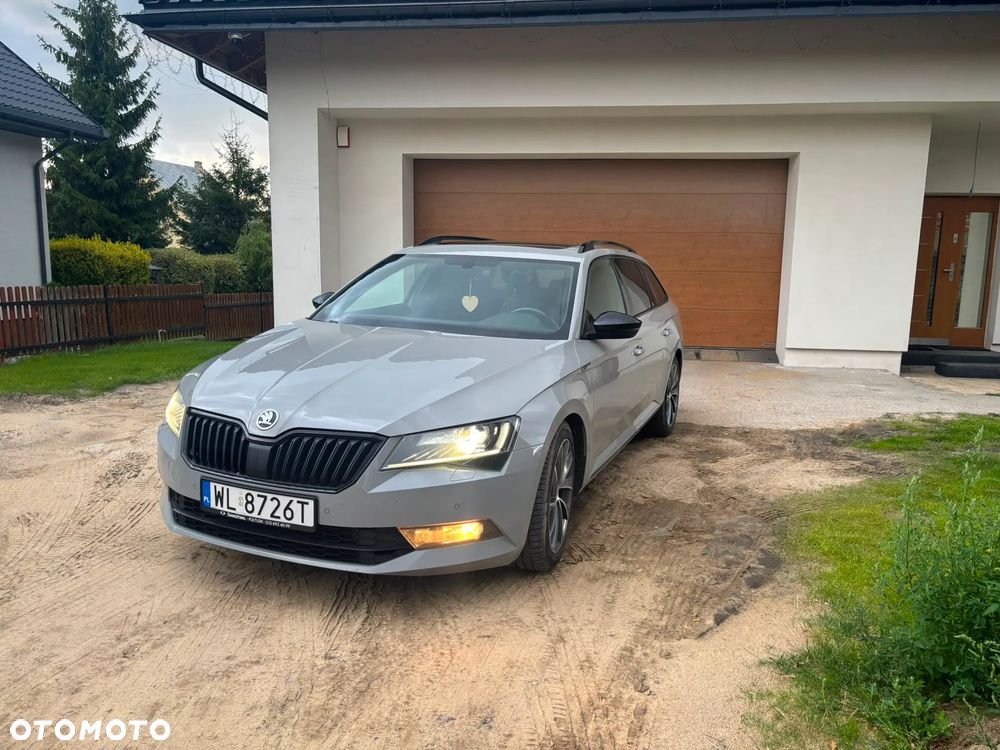 Skoda Superb 2.0 TDI Sportline DSG - 2