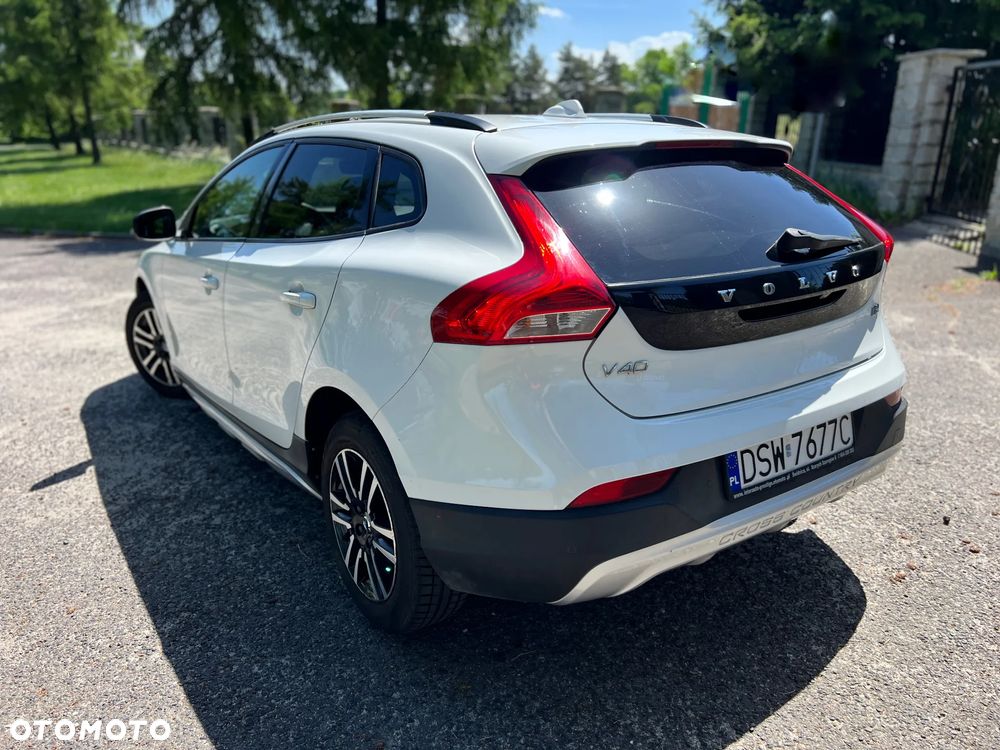 Volvo V40 Cross Country D2 Momentum - 4