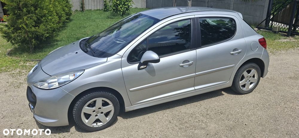 Peugeot 207 1.4 - 15