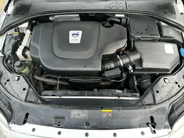 Volvo V70 2.4D Momentum - 2