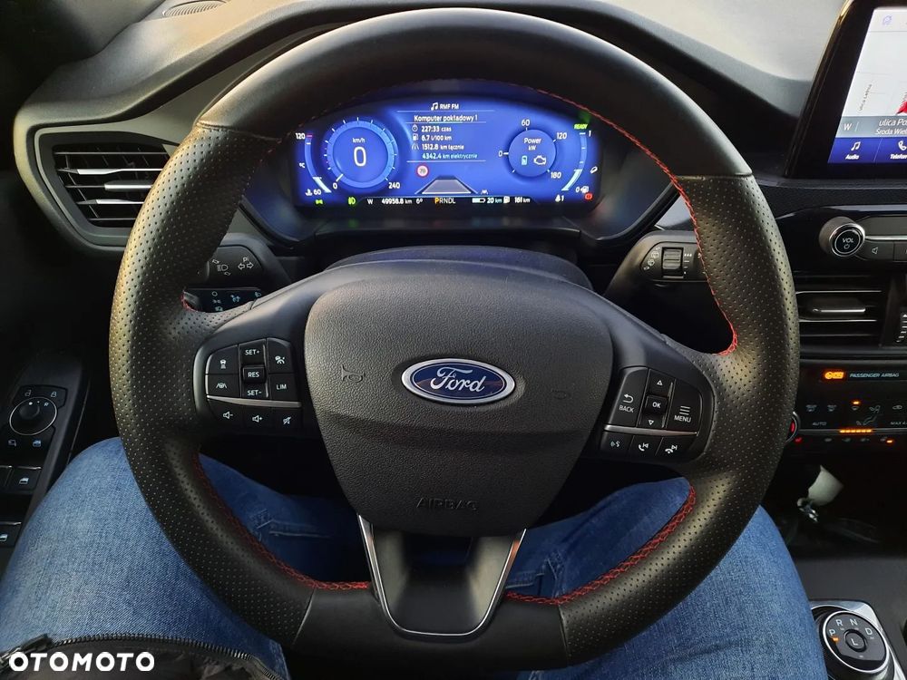 Ford Kuga 2.5 Duratec PHEV ST-LINE - 31