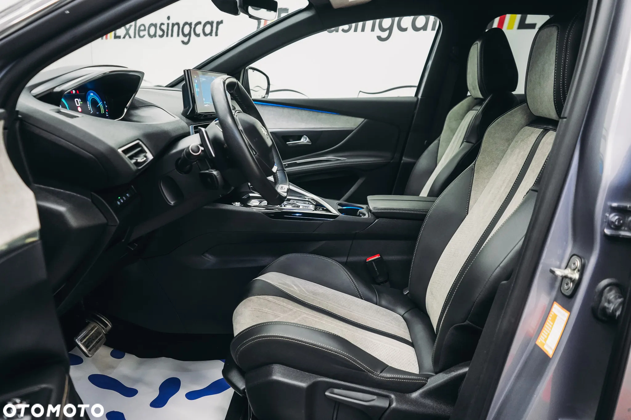 Peugeot 3008 Hybrid4 300 e-EAT8 GT - 11