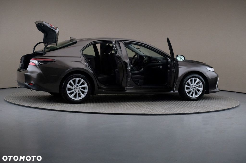 Toyota Camry - 6