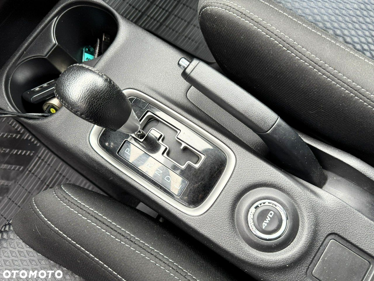 Mitsubishi Outlander 2.0 Intense + 4WD CVT - 20