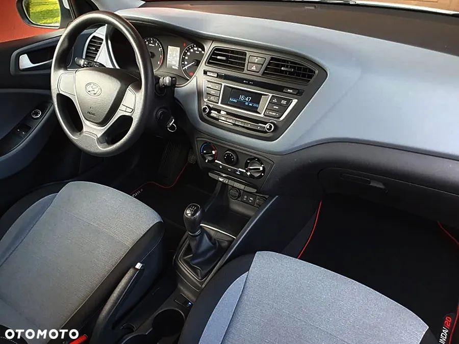 Hyundai i20 - 24