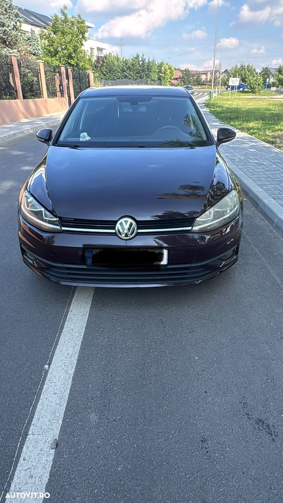 Volkswagen Golf - 1