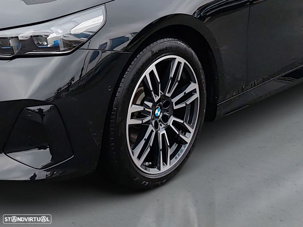 BMW 520 d Pack Desportivo M - 4