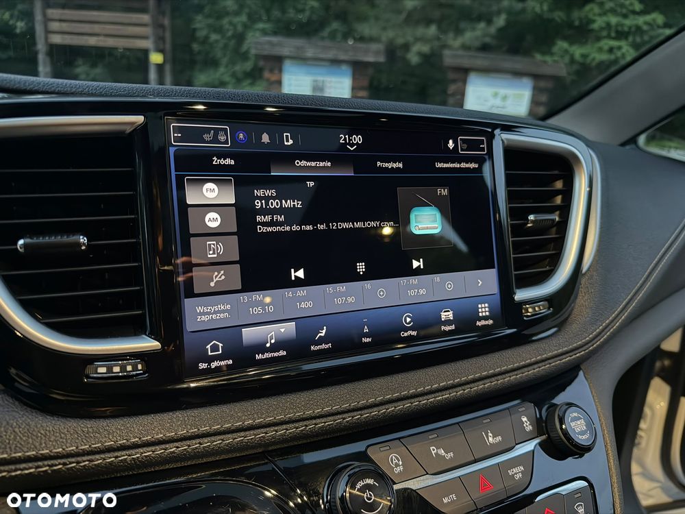 Chrysler Pacifica - 11