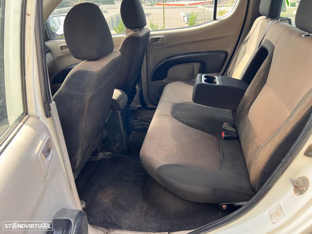 Mitsubishi L200 2.5 DI-D CD Invite AC CC 4WD - 8