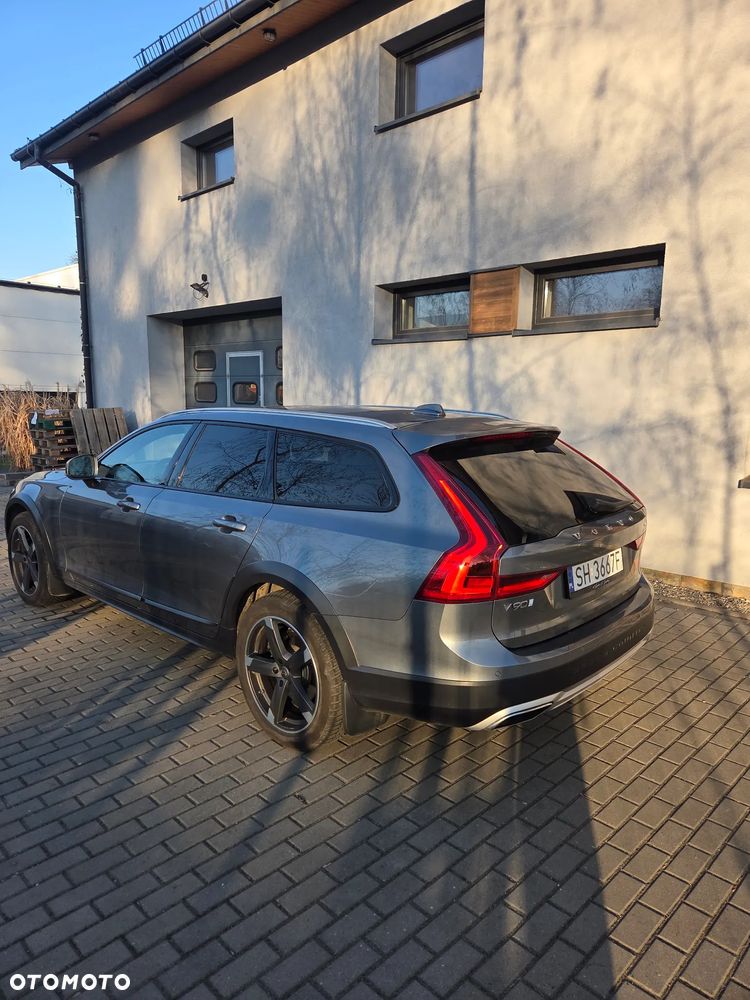 Volvo V90 Cross Country - 9
