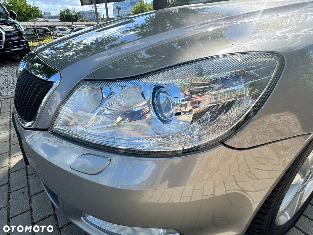 Skoda Octavia 2.0 TDI DPF Elegance - 12