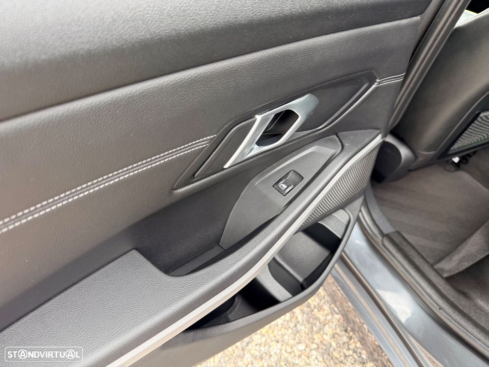 BMW 320 e Line Sport Auto - 37