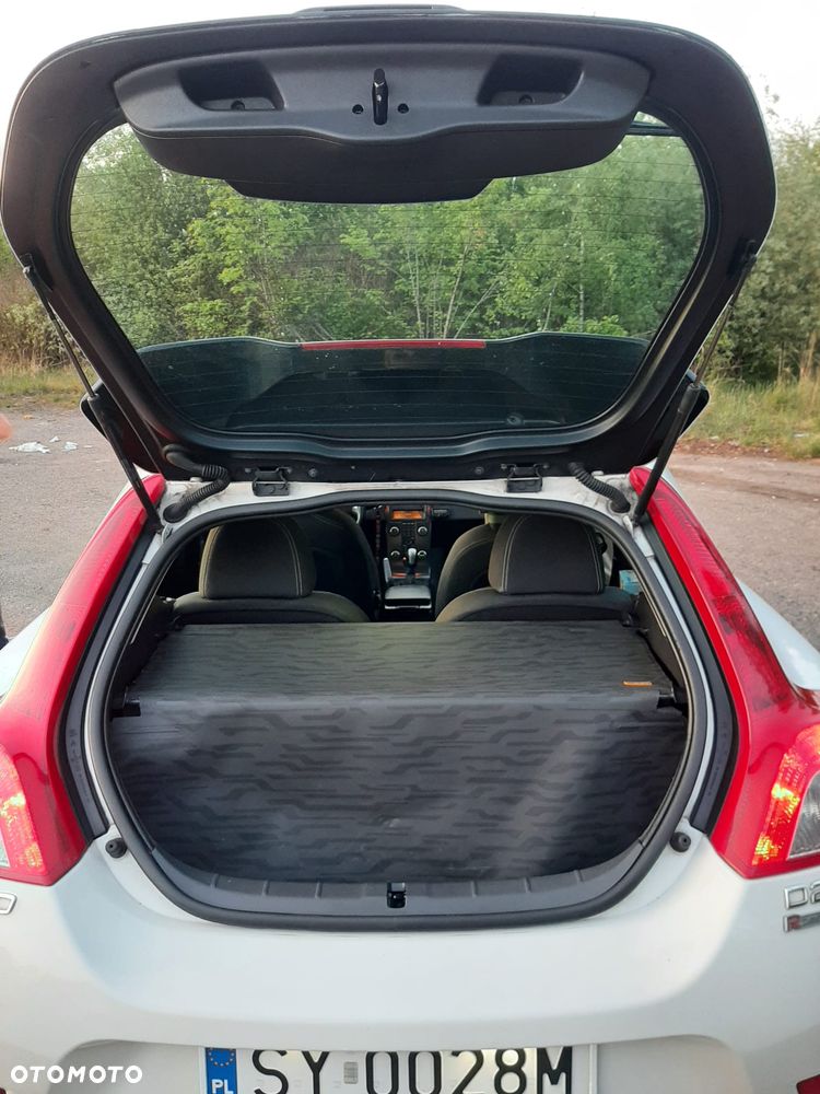 Volvo C30 D2 R-Design - 8