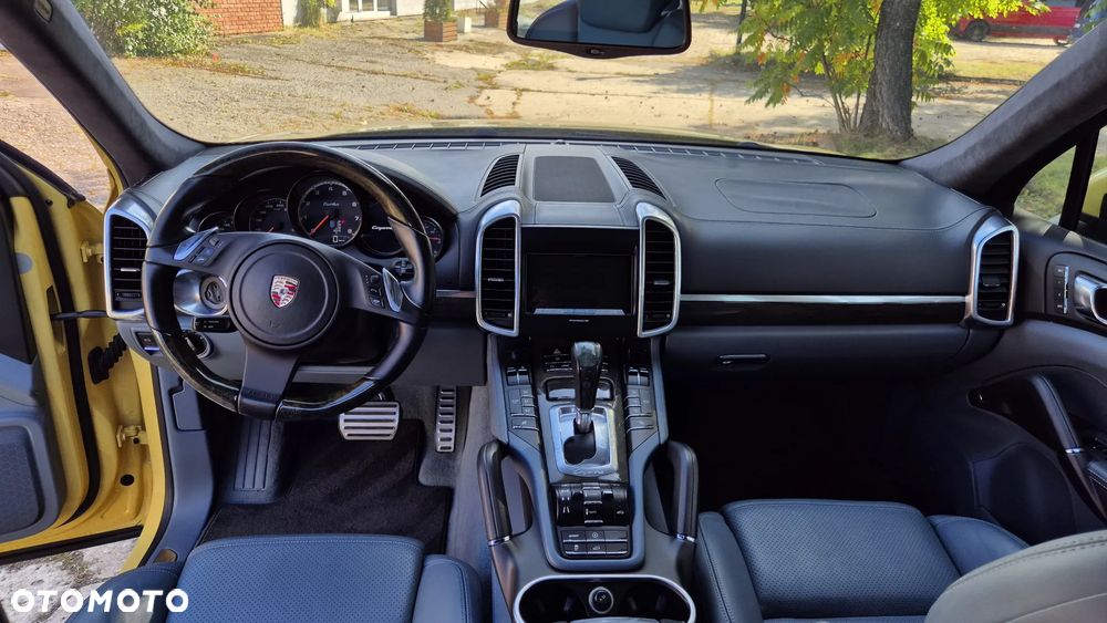 Porsche Cayenne Turbo - 22