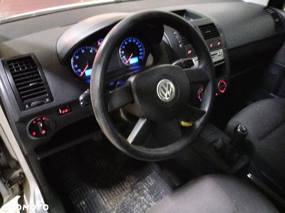 Volkswagen Polo 1.4 16V Comfortline - 11