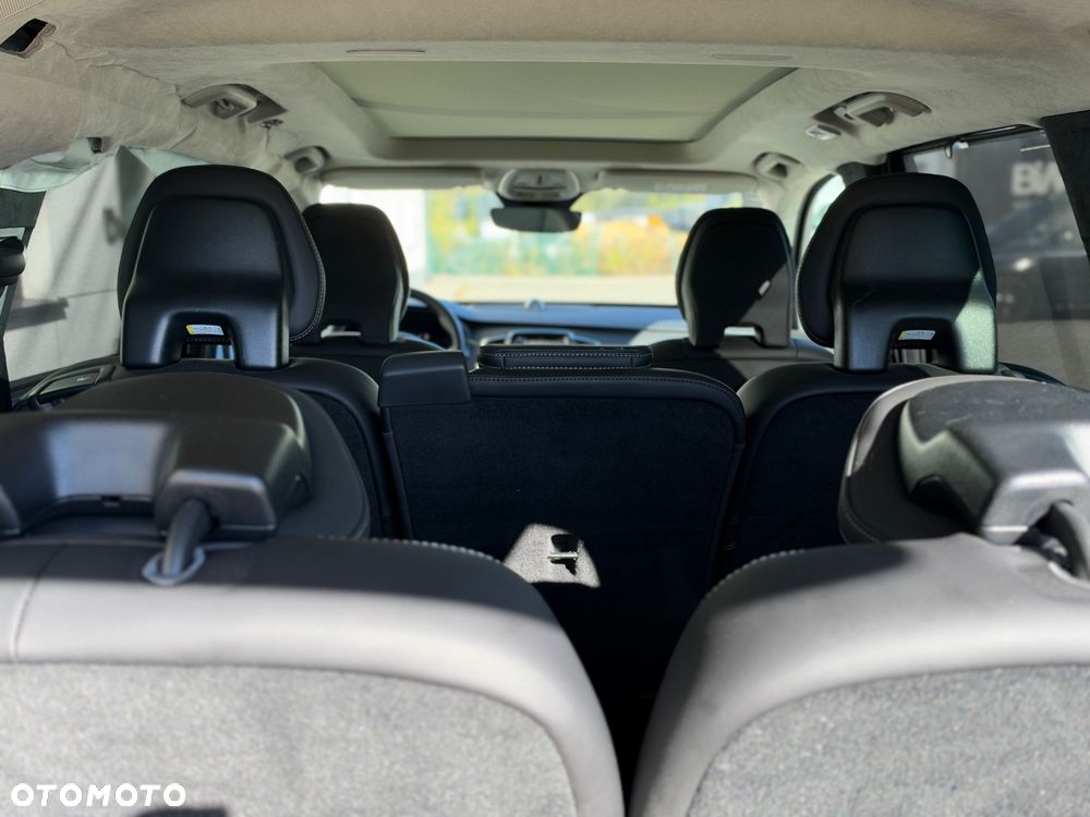 Volvo XC 90 - 9