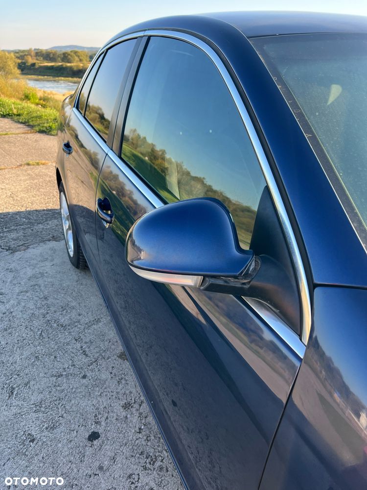 Volkswagen Jetta - 4