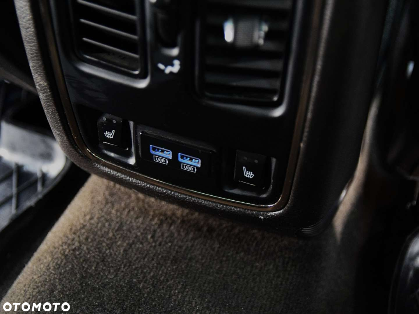 Jeep Grand Cherokee - 21