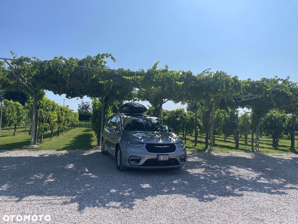 Chrysler Pacifica - 30