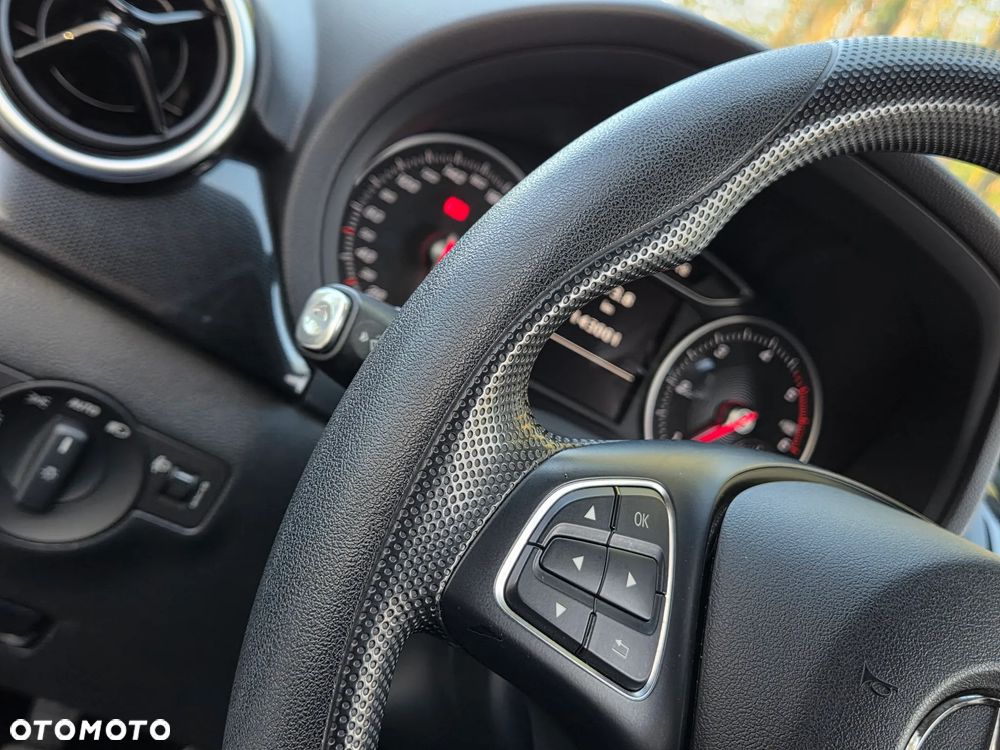 Mercedes-Benz Klasa B 180 d BlueEFFICIENCY Edition - 31