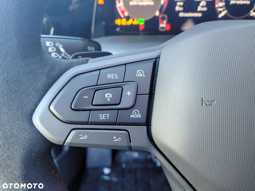 Volkswagen Golf 2.0 TSI GTI Edition 50 DSG - 32