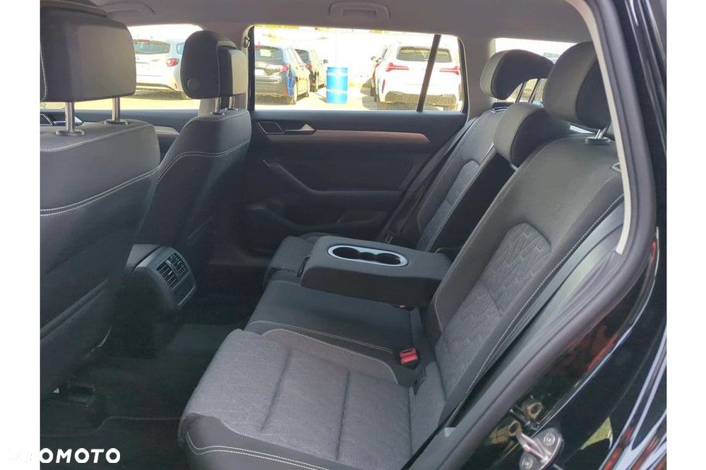 Volkswagen Passat Variant 1.5 TSI EVO Business - 8