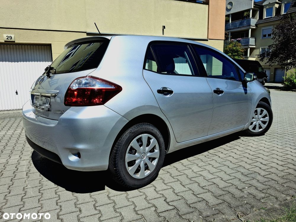 Toyota Auris - 4