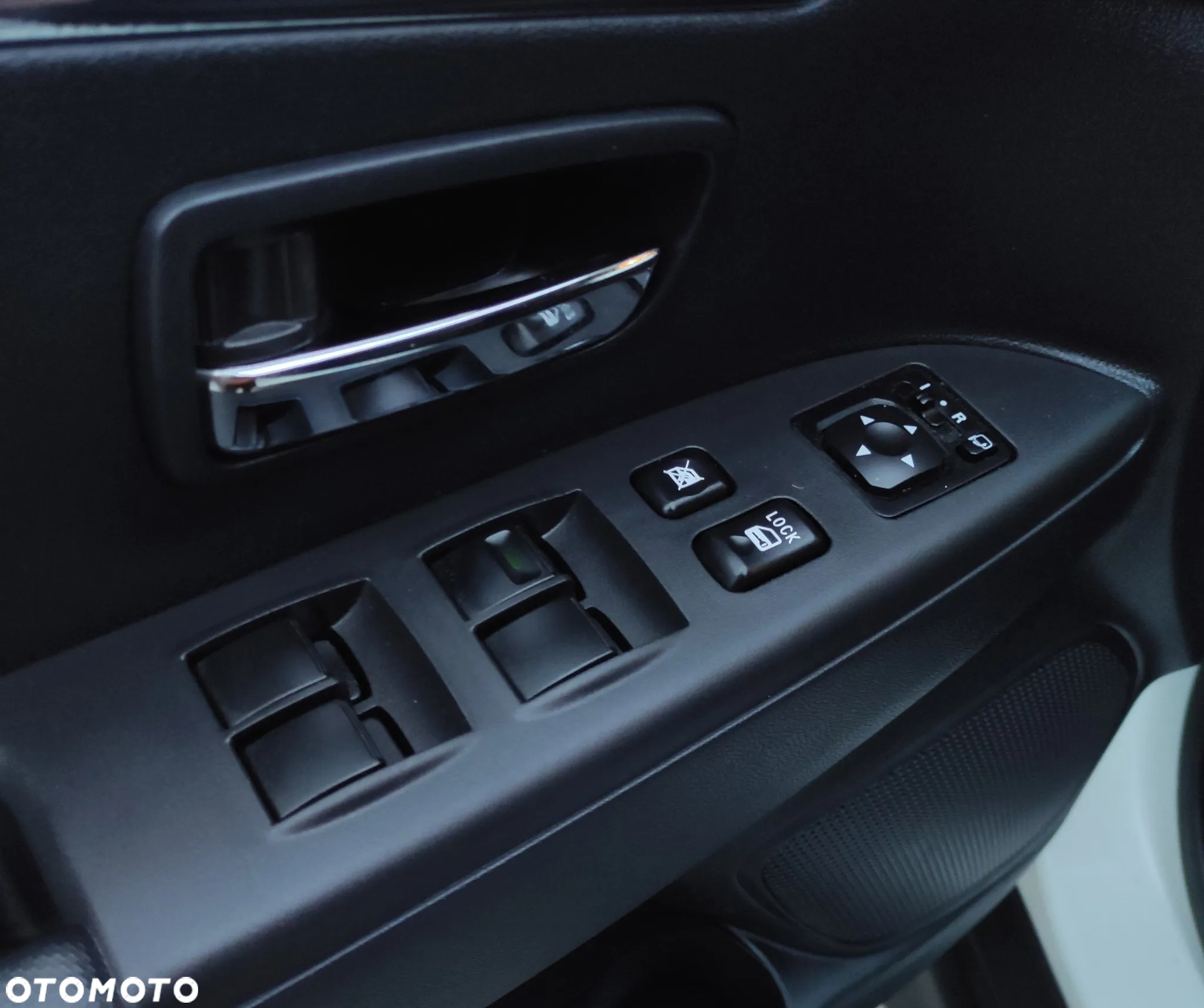 Mitsubishi ASX - 18