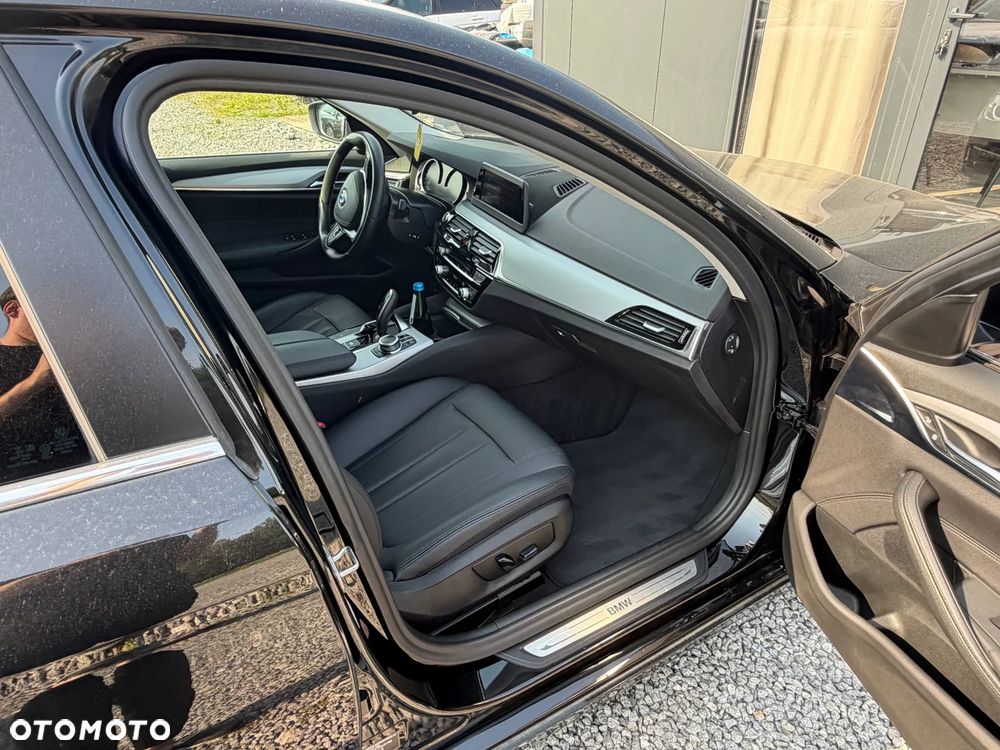 BMW Seria 5 520i - 23