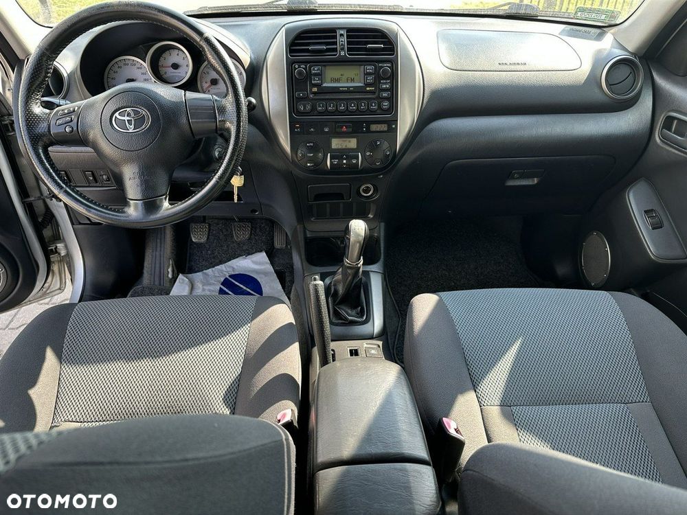 Toyota RAV4 - 8