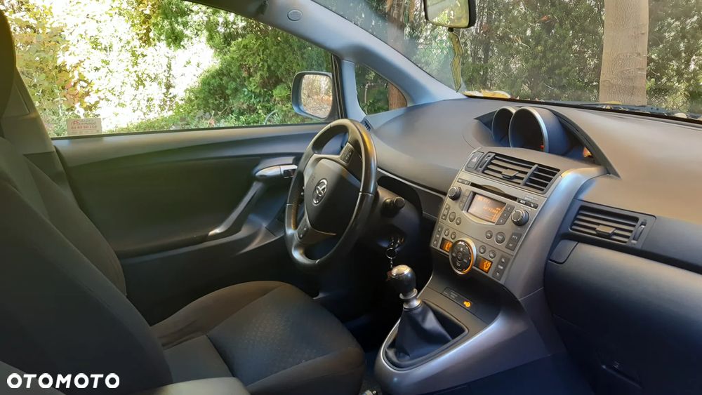 Toyota Verso 1.8 Sol 7os - 16