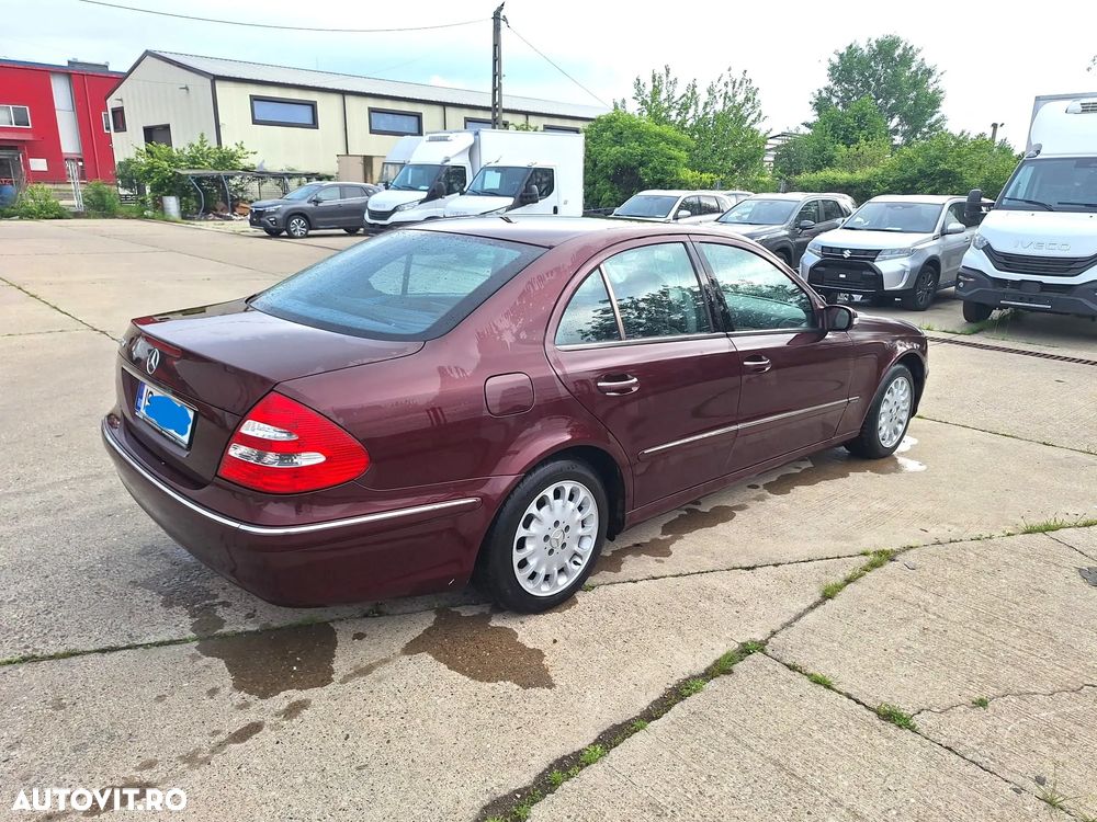 Mercedes-Benz E - 10