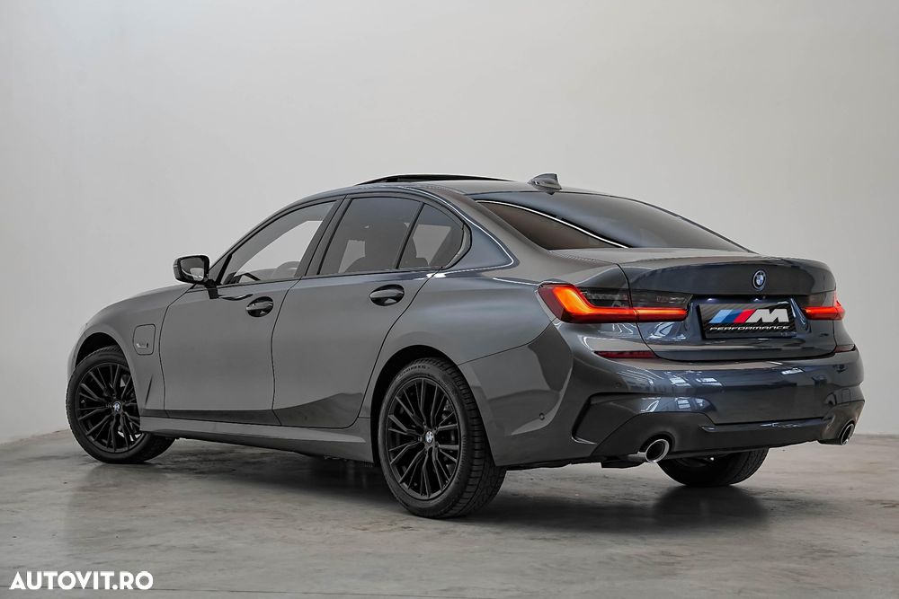 BMW Seria 3 330e Aut. M Sport - 8