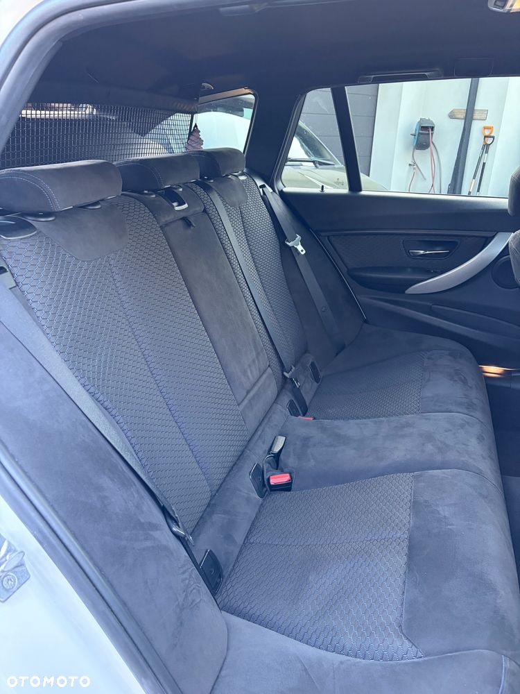 BMW Seria 3 320d xDrive - 22