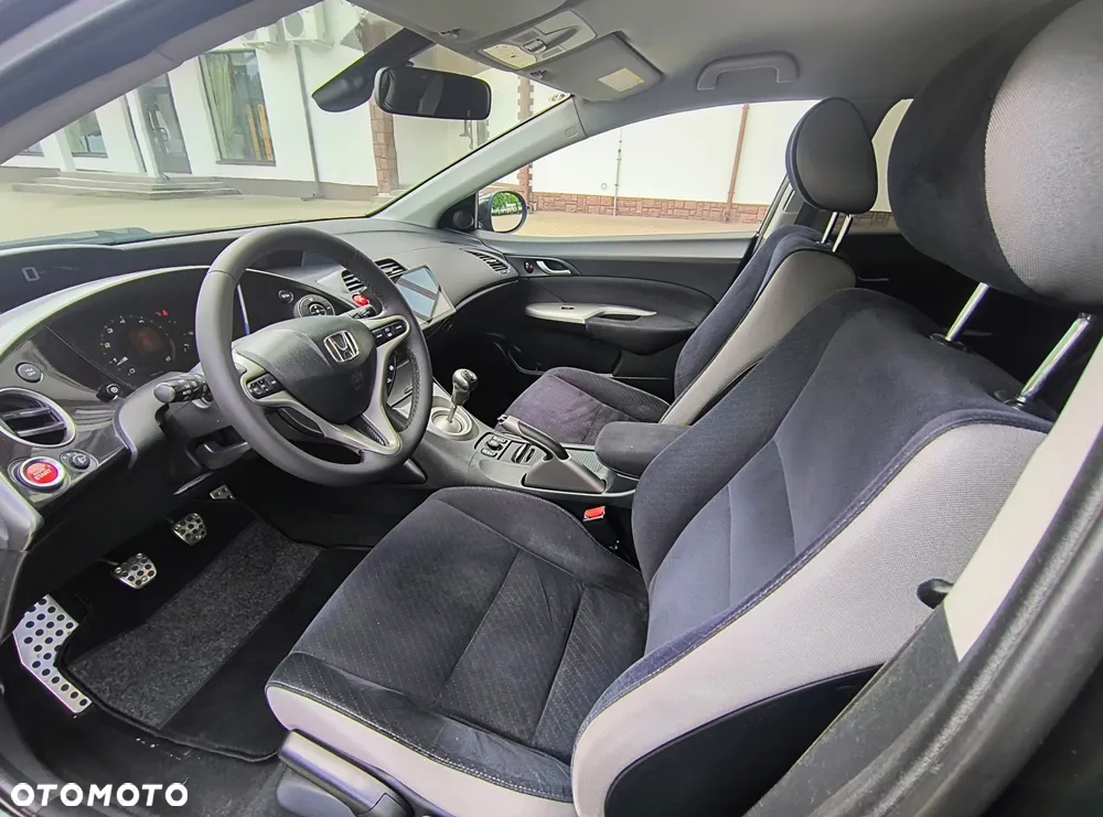Honda Civic 1.8 Executive - 25