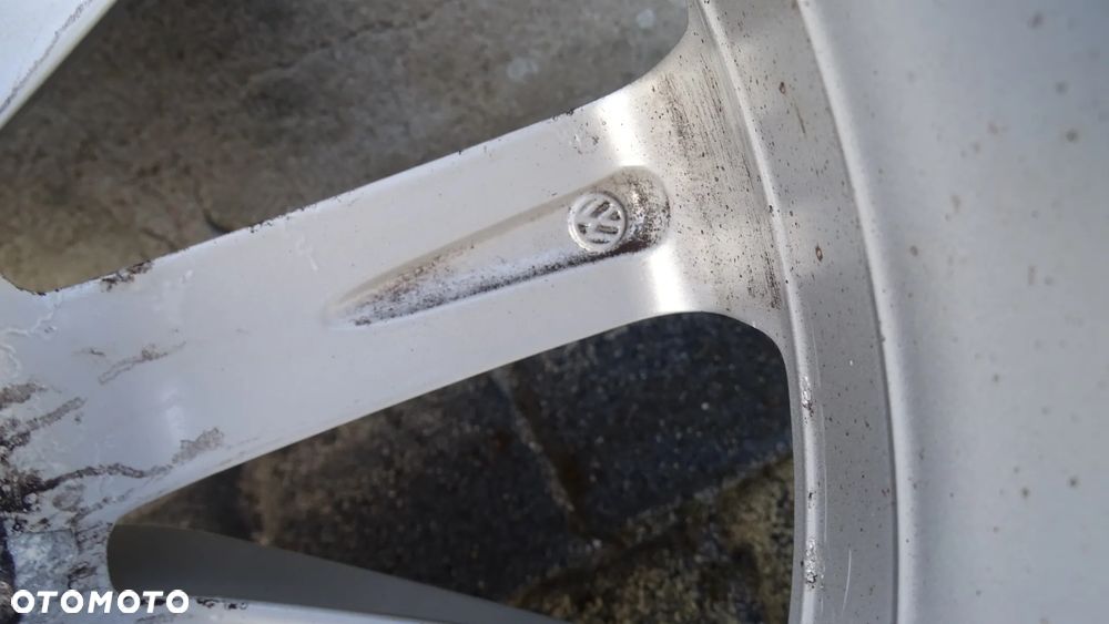 VW GOLF VII 5G0 - felga 6Jx17H2 ET48 5x112 - 9