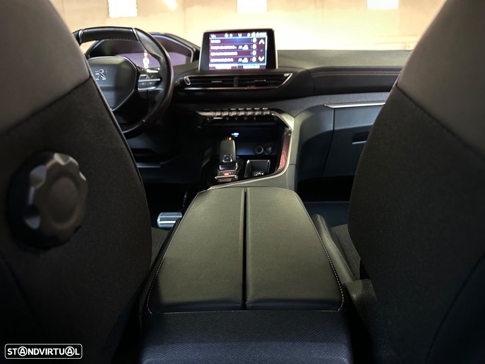 Peugeot 5008 1.5 BlueHDi GT Line J19 EAT8 - 29