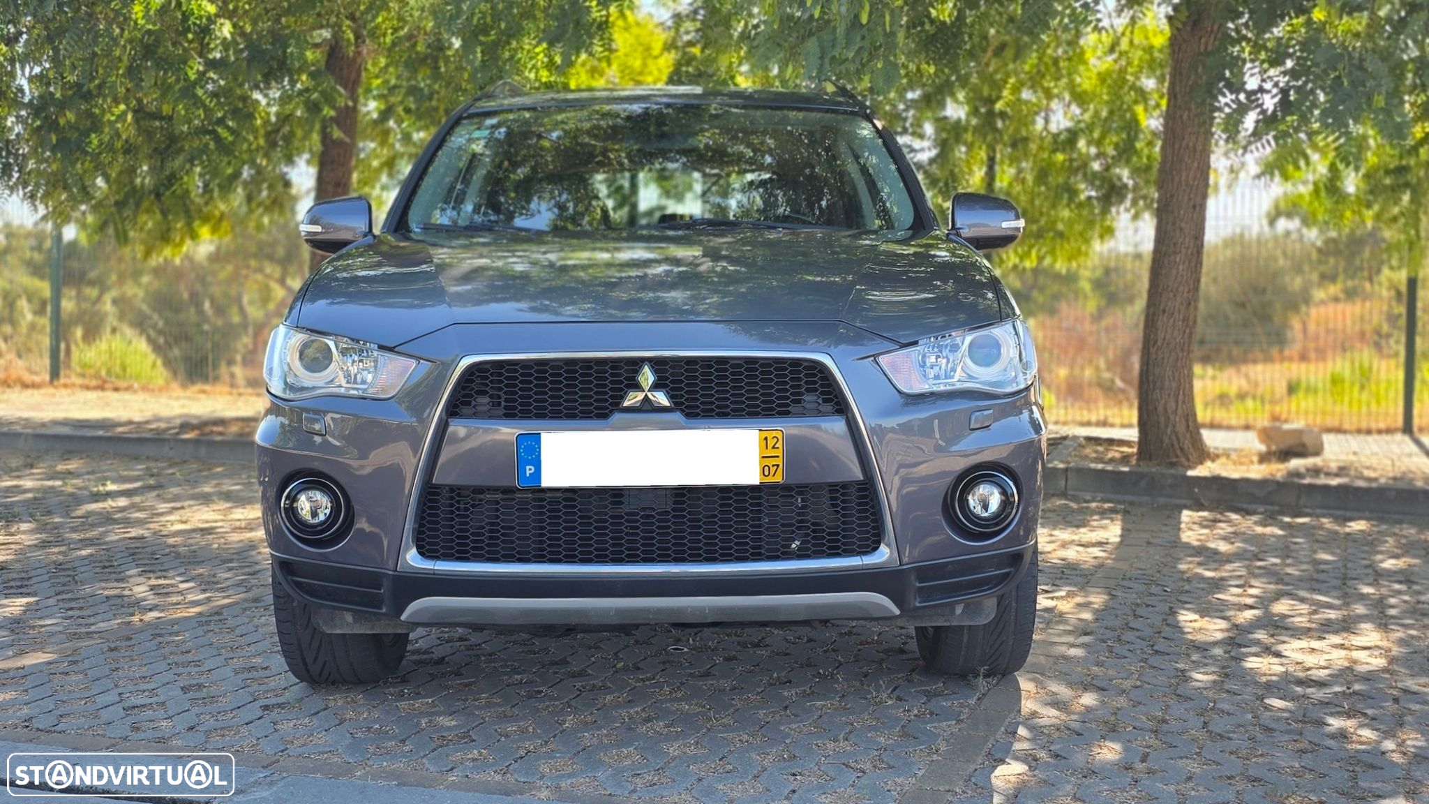Mitsubishi Outlander 2.2 DI-D Instyle - 2