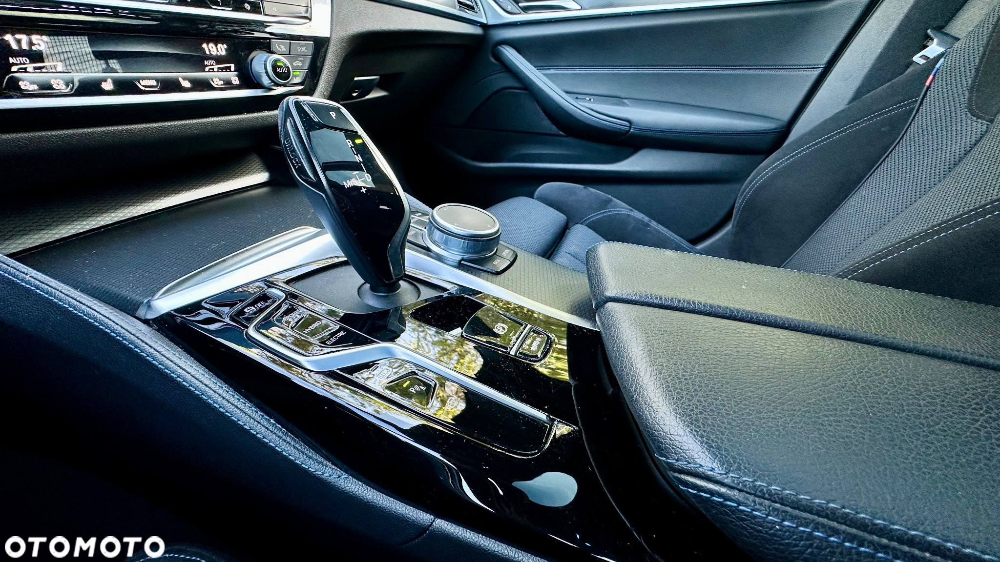 BMW Seria 5 530e Touring - 31
