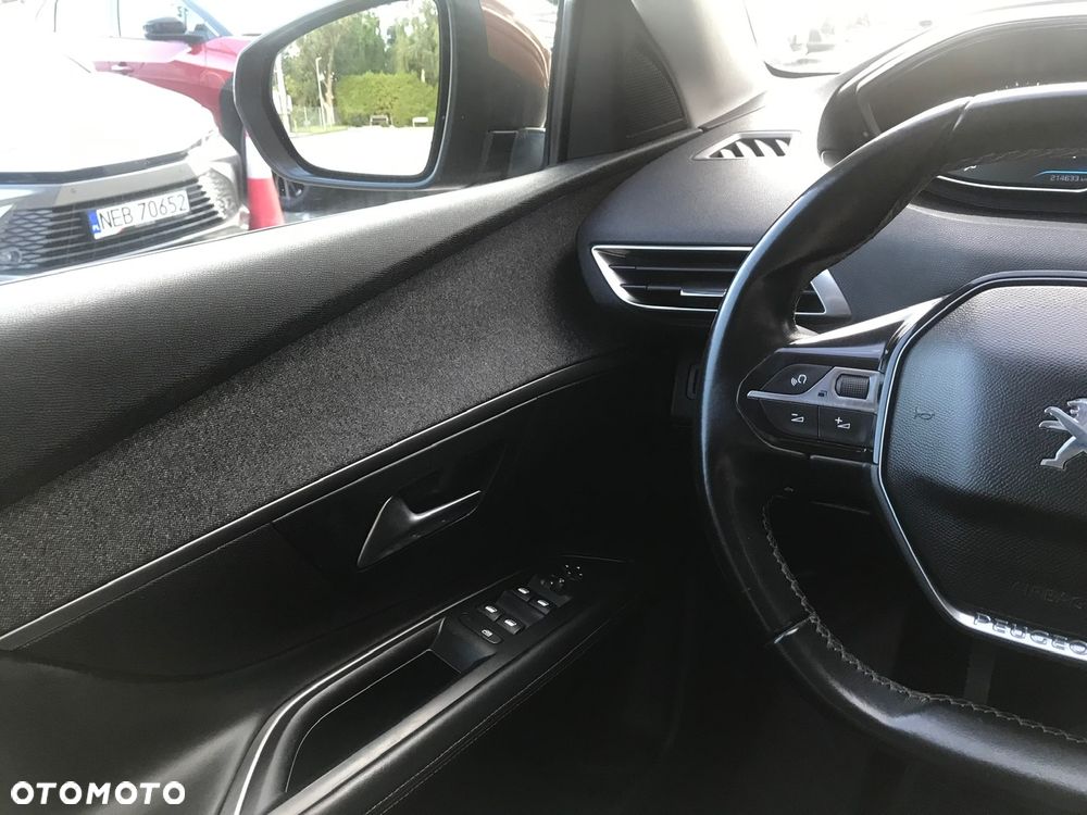 Peugeot 3008 1.5 BlueHDi Allure S&S - 21