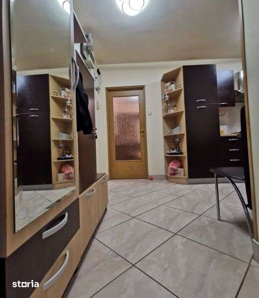 Apartament Zona Nufarul/ Decomandat — fotografia 1