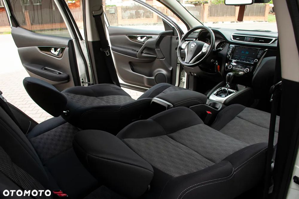 Nissan Qashqai 1.2 DIG-T Xtronic N-Vision - 24