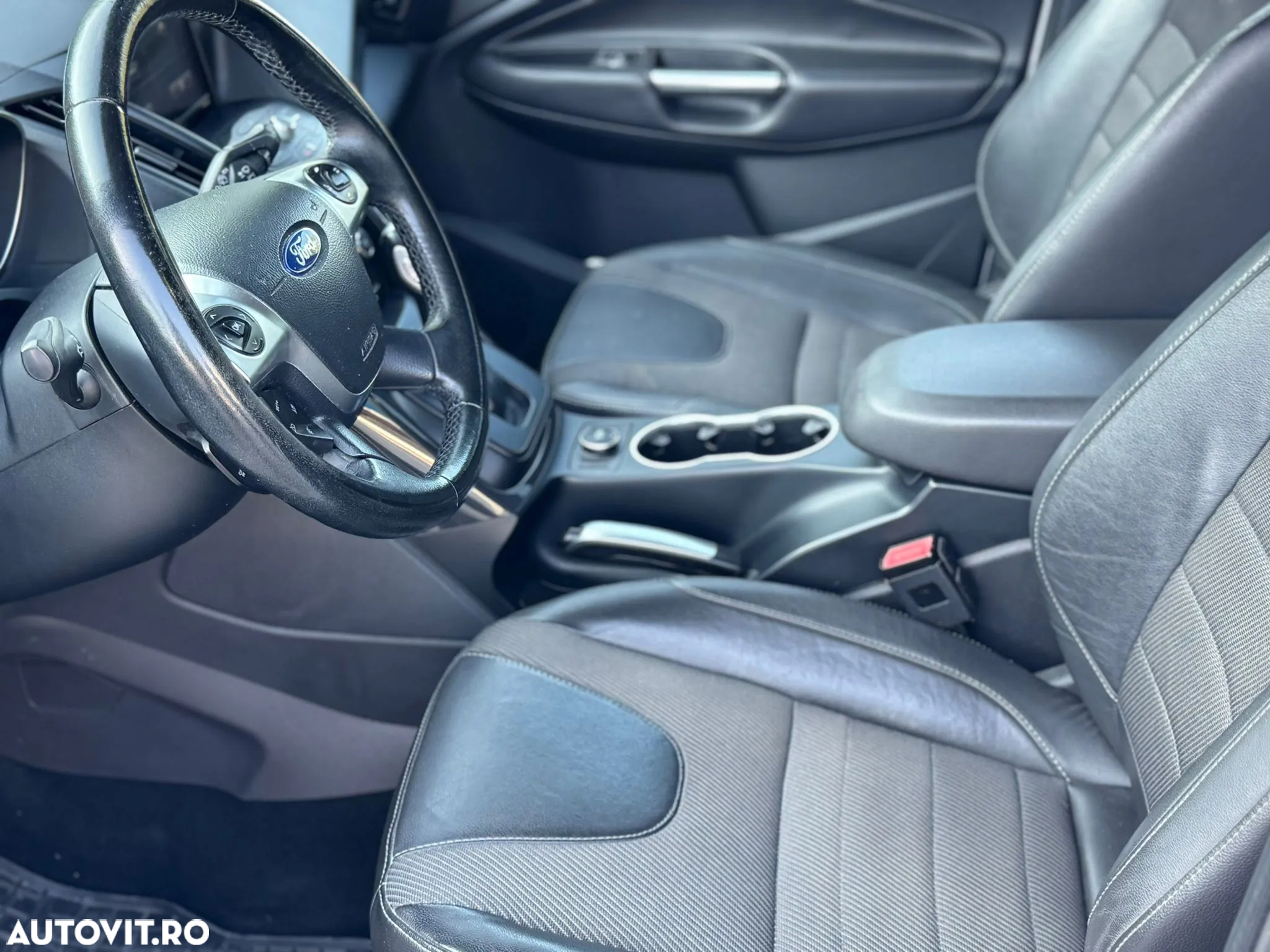 Ford Kuga 2.0 TDCi 4WD Powershift Titanium - 23