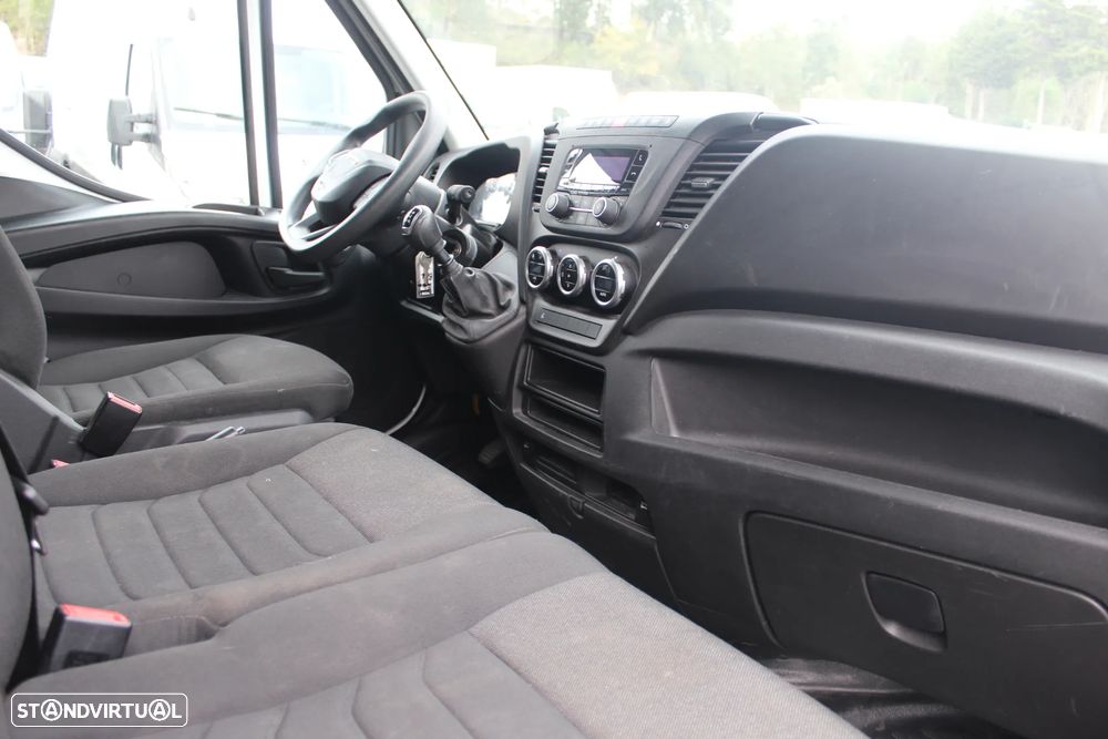 Iveco DAILY 35-160 // CONTENTOR + PLATAFORMA // 3.000 cc - 10