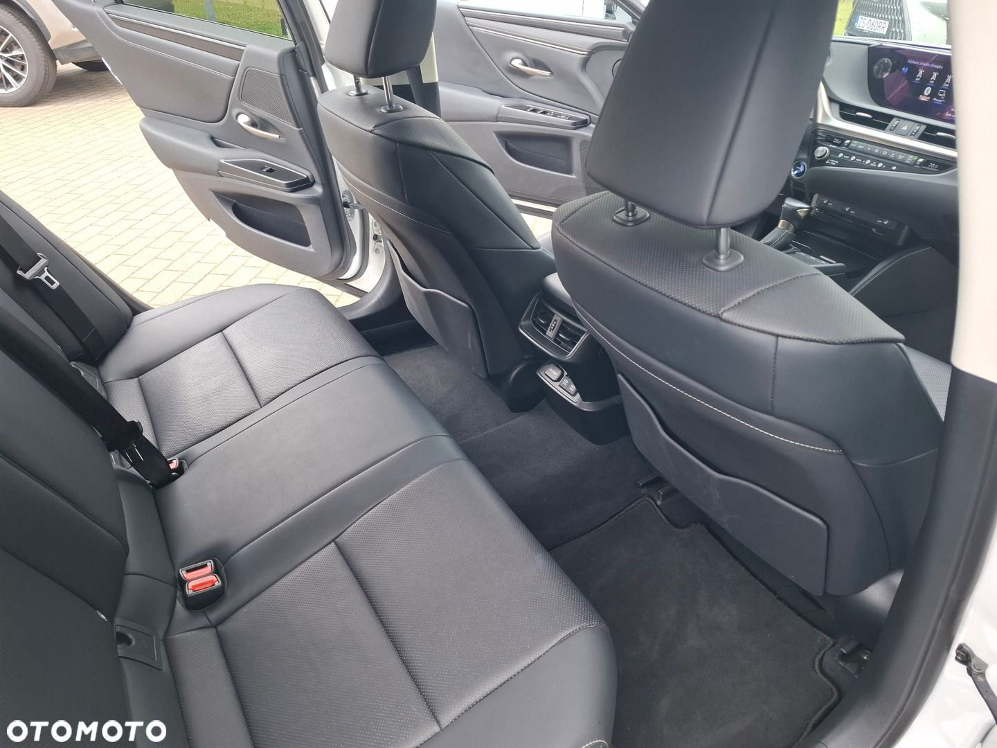 Lexus ES - 24