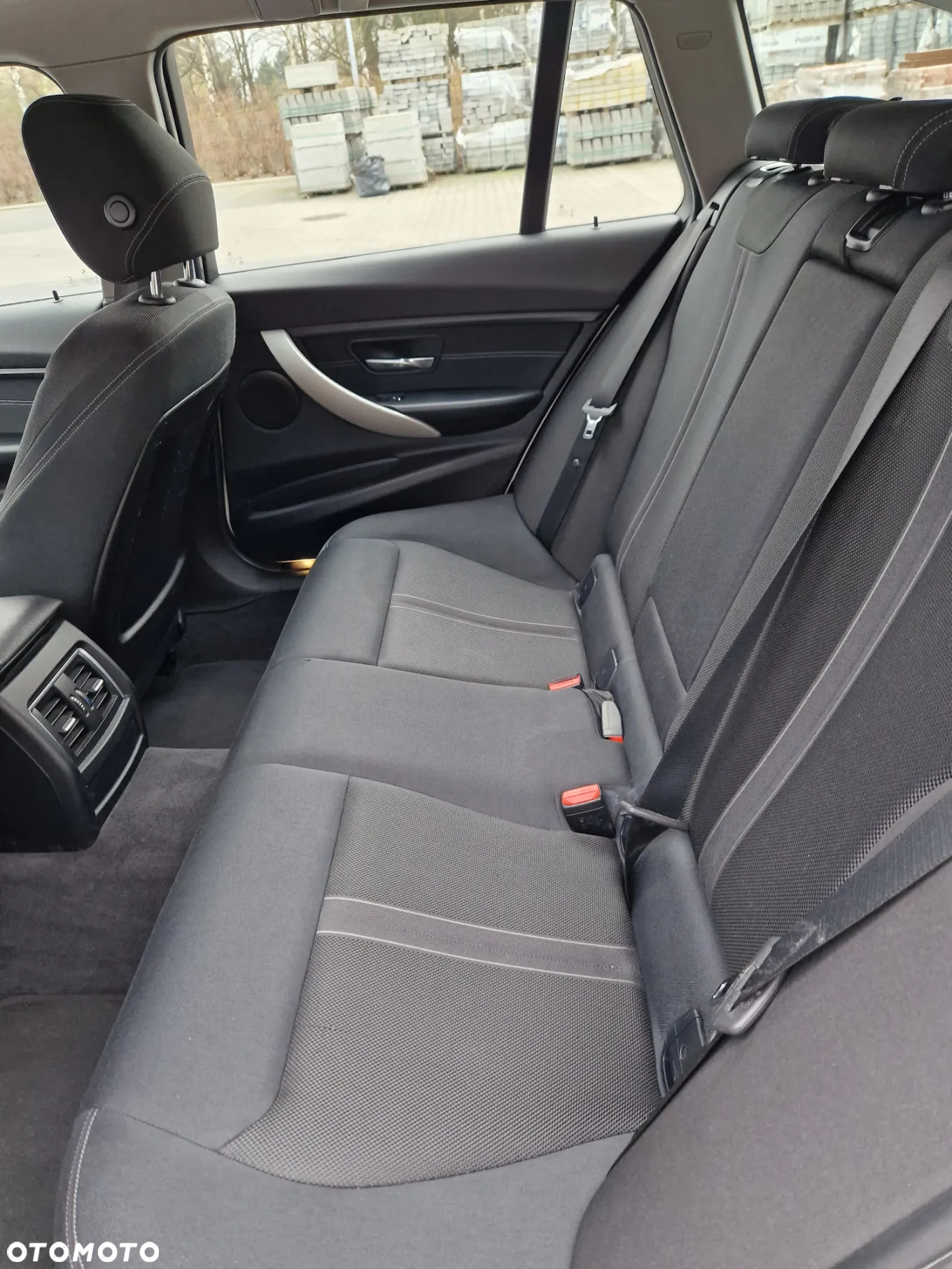 BMW Seria 3 318d Touring Advantage - 35
