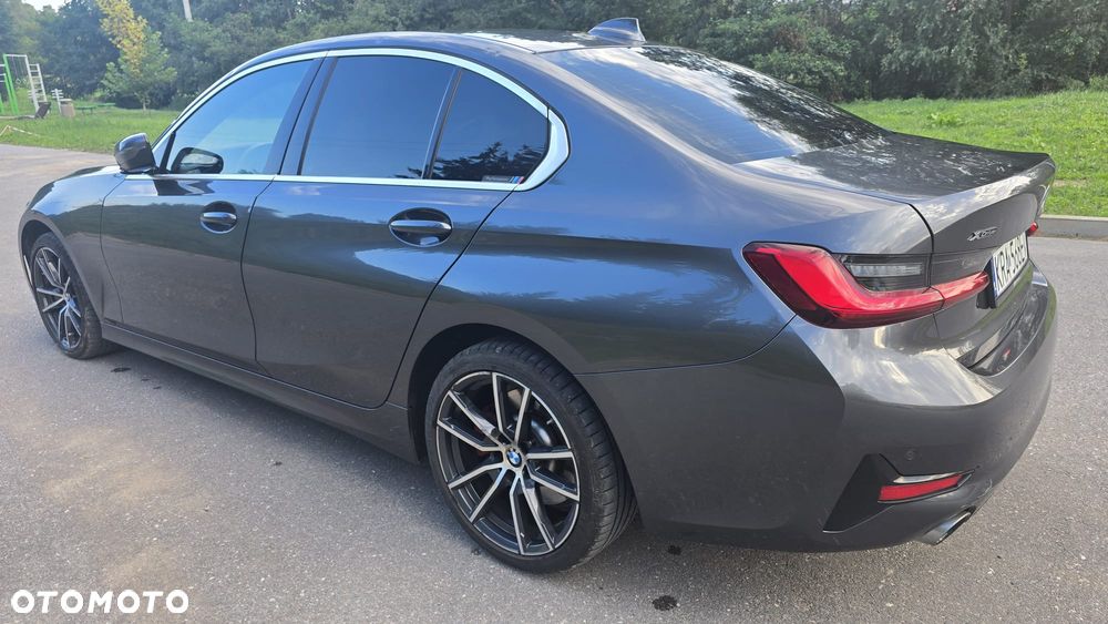 BMW Seria 3 330i Sport Line - 8
