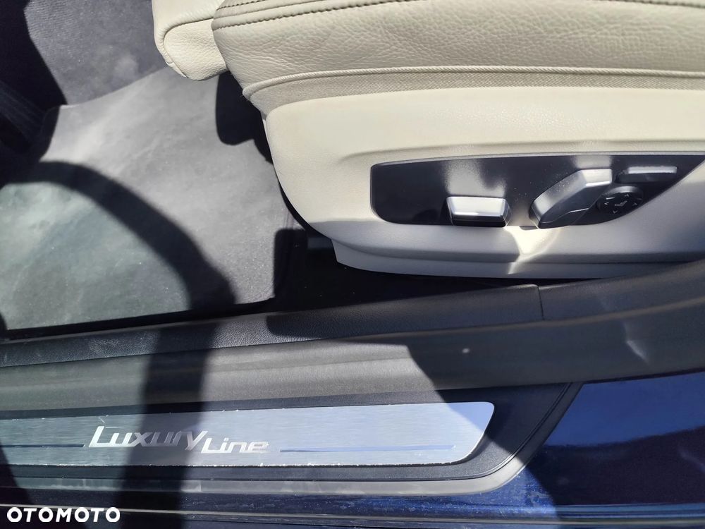 BMW Seria 5 530i GPF xDrive Luxury Line - 24